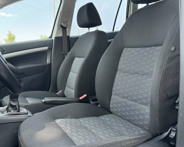 Сірий Шкода Октавія, об'ємом двигуна 1.6 л та пробігом 216 тис. км за 7850 $, фото 35 на Automoto.ua