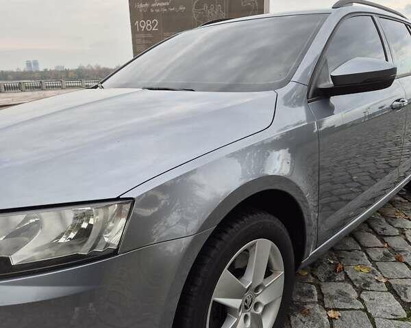 Шкода Октавія 2013 у Києві на Automoto.ua Сірий Шкода Октавія, об'ємом двигуна 1.8 л та пробігом 223 тис. км за 13800 $, фото 50 на Automoto.ua