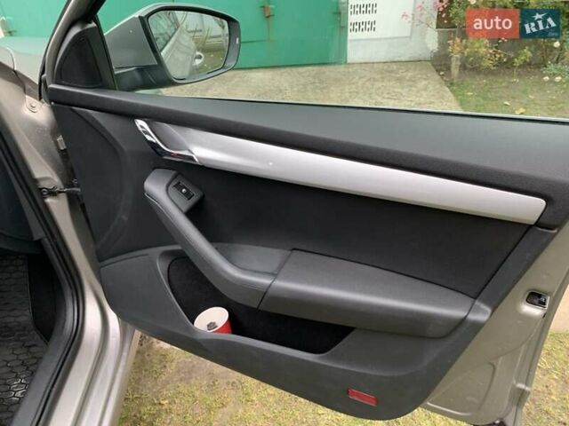 Серый Шкода Октавия, объемом двигателя 1.97 л и пробегом 319 тыс. км за 10500 $, фото 12 на Automoto.ua