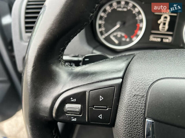 Сірий Шкода Октавія, об'ємом двигуна 2 л та пробігом 215 тис. км за 9999 $, фото 16 на Automoto.ua