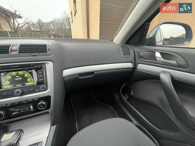 Сірий Шкода Октавія, об'ємом двигуна 2 л та пробігом 287 тис. км за 10999 $, фото 10 на Automoto.ua