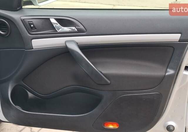 Сірий Шкода Октавія, об'ємом двигуна 2 л та пробігом 262 тис. км за 8950 $, фото 24 на Automoto.ua