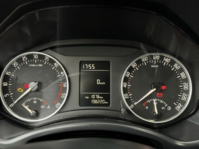 Серый Шкода Октавия, объемом двигателя 2 л и пробегом 200 тыс. км за 10200 $, фото 17 на Automoto.ua