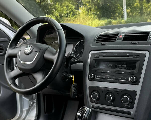 Сірий Шкода Октавія, об'ємом двигуна 1.6 л та пробігом 216 тис. км за 7850 $, фото 46 на Automoto.ua