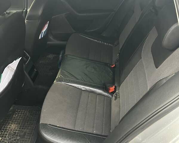 Сірий Шкода Октавія, об'ємом двигуна 1.97 л та пробігом 357 тис. км за 9000 $, фото 8 на Automoto.ua