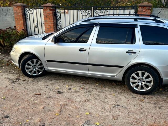 Серый Шкода Октавия, объемом двигателя 1.6 л и пробегом 203 тыс. км за 9500 $, фото 2 на Automoto.ua