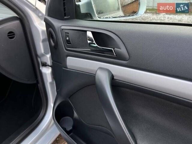 Серый Шкода Октавия, объемом двигателя 1.6 л и пробегом 206 тыс. км за 9999 $, фото 23 на Automoto.ua