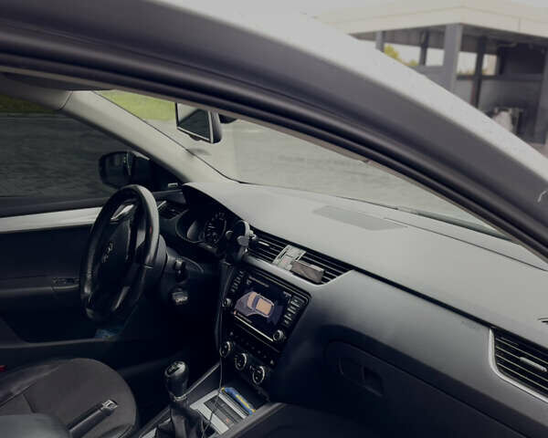 Серый Шкода Октавия, объемом двигателя 1.6 л и пробегом 230 тыс. км за 11200 $, фото 9 на Automoto.ua