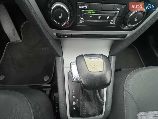 Сірий Шкода Октавія, об'ємом двигуна 2 л та пробігом 287 тис. км за 10999 $, фото 9 на Automoto.ua