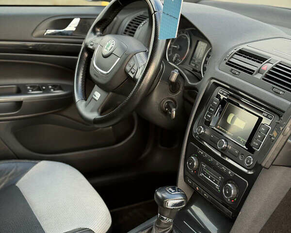 Серый Шкода Октавия, объемом двигателя 2 л и пробегом 270 тыс. км за 11000 $, фото 30 на Automoto.ua