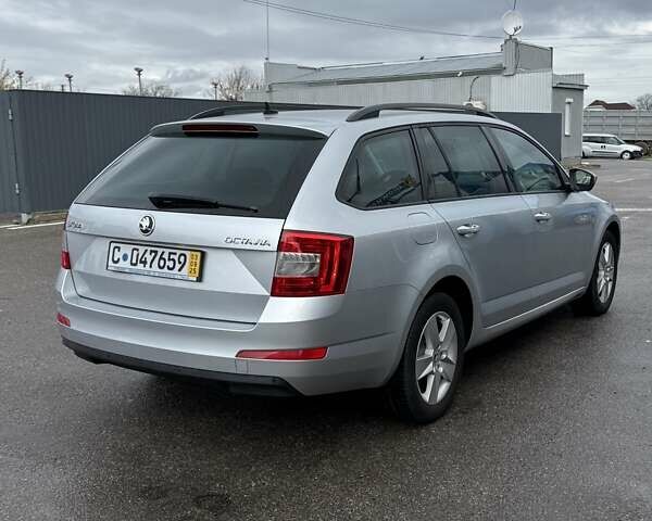 Серый Шкода Октавия, объемом двигателя 1.6 л и пробегом 225 тыс. км за 11400 $, фото 3 на Automoto.ua