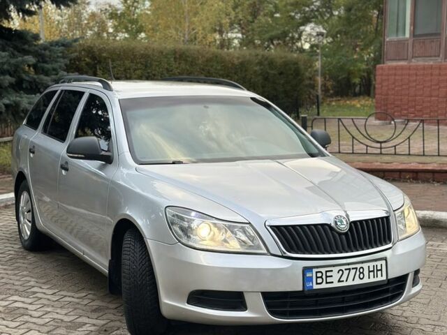 Шкода Октавия 2013 в Николаеве на Automoto.ua Серый Шкода Октавия, объемом двигателя 1.6 л и пробегом 177 тыс. км за 7600 $, фото 1 на Automoto.ua