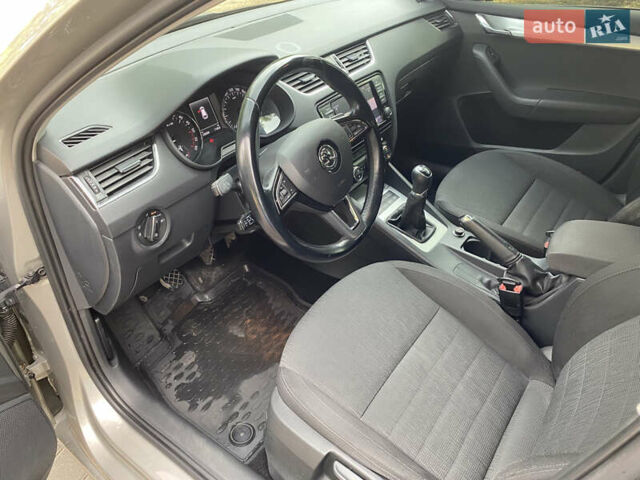 Серый Шкода Октавия, объемом двигателя 1.97 л и пробегом 236 тыс. км за 12100 $, фото 7 на Automoto.ua