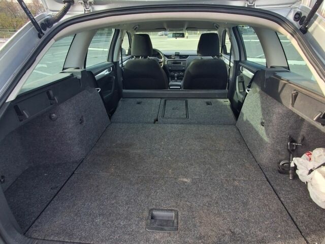 Серый Шкода Октавия, объемом двигателя 1.6 л и пробегом 335 тыс. км за 9200 $, фото 4 на Automoto.ua