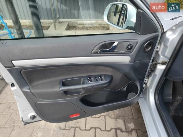 Серый Шкода Октавия, объемом двигателя 1.6 л и пробегом 315 тыс. км за 8700 $, фото 8 на Automoto.ua