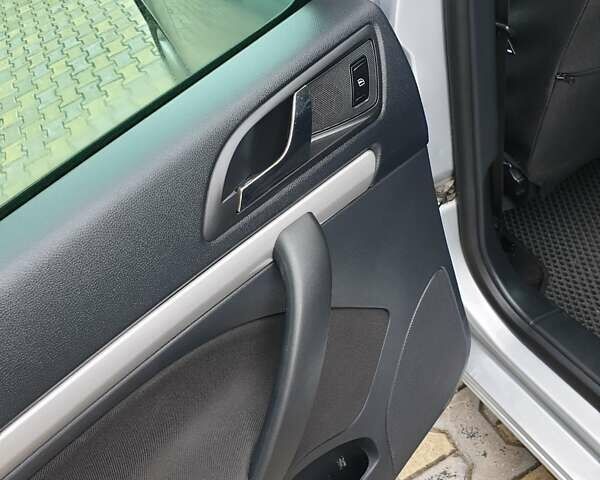 Сірий Шкода Октавія, об'ємом двигуна 2 л та пробігом 230 тис. км за 10900 $, фото 18 на Automoto.ua