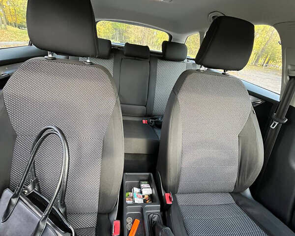 Шкода Октавия 2013 в Тернополе на Automoto.ua Серый Шкода Октавия, объемом двигателя 1.6 л и пробегом 298 тыс. км за 9150 $, фото 6 на Automoto.ua