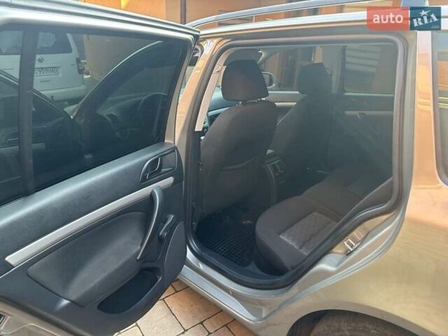 Серый Шкода Октавия, объемом двигателя 1.6 л и пробегом 304 тыс. км за 7699 $, фото 6 на Automoto.ua