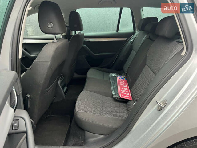 Серый Шкода Октавия, объемом двигателя 1.8 л и пробегом 212 тыс. км за 8900 $, фото 34 на Automoto.ua