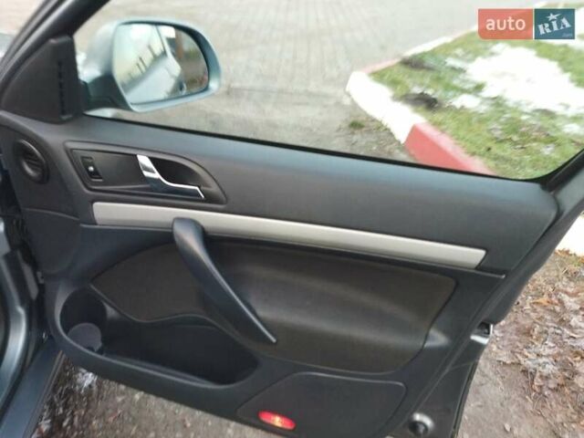 Серый Шкода Октавия, объемом двигателя 2 л и пробегом 284 тыс. км за 8700 $, фото 3 на Automoto.ua