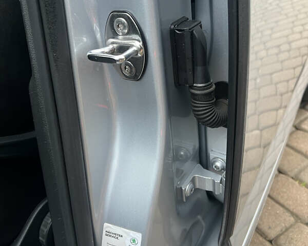 Сірий Шкода Октавія, об'ємом двигуна 1.97 л та пробігом 288 тис. км за 11950 $, фото 48 на Automoto.ua
