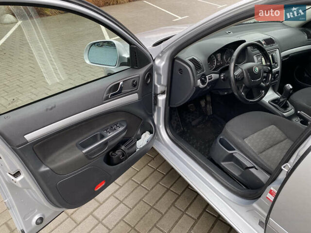 Серый Шкода Октавия, объемом двигателя 1.97 л и пробегом 242 тыс. км за 9500 $, фото 14 на Automoto.ua