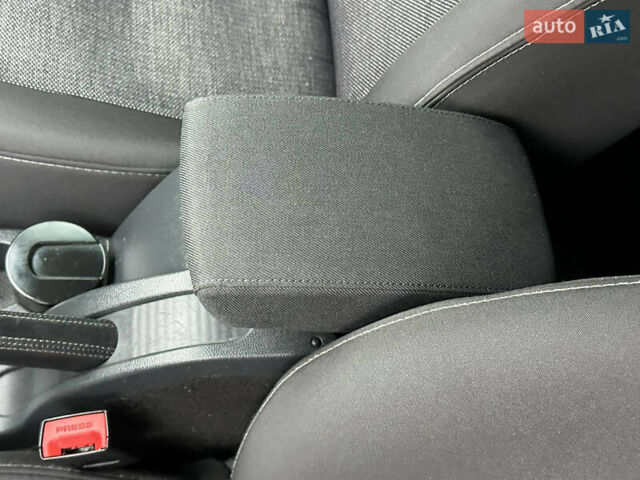 Серый Шкода Октавия, объемом двигателя 2 л и пробегом 218 тыс. км за 9999 $, фото 27 на Automoto.ua