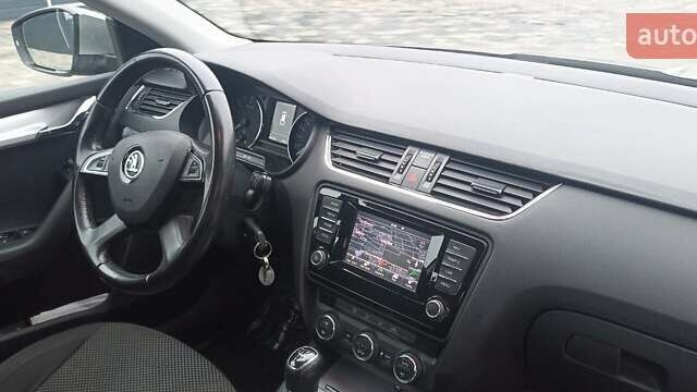 Сірий Шкода Октавія, об'ємом двигуна 1.6 л та пробігом 244 тис. км за 9800 $, фото 1 на Automoto.ua
