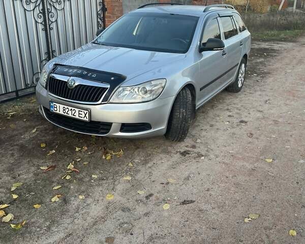 Серый Шкода Октавия, объемом двигателя 1.6 л и пробегом 203 тыс. км за 9500 $, фото 1 на Automoto.ua