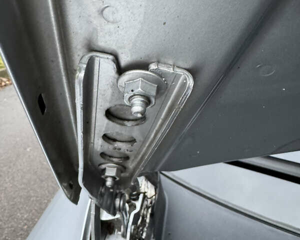 Серый Шкода Октавия, объемом двигателя 1.6 л и пробегом 206 тыс. км за 9450 $, фото 76 на Automoto.ua