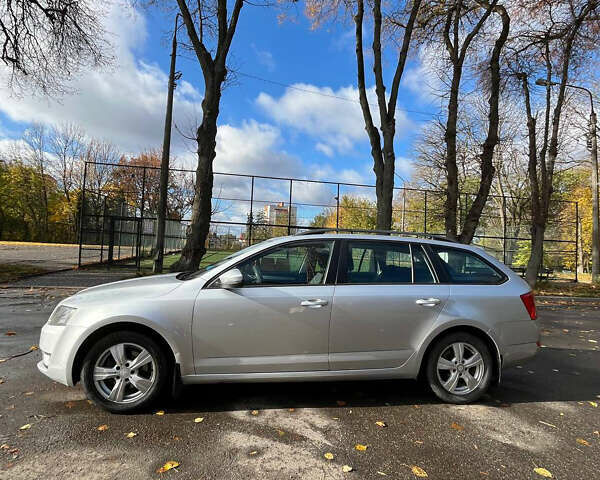Шкода Октавия 2013 в Тернополе на Automoto.ua Серый Шкода Октавия, объемом двигателя 1.6 л и пробегом 298 тыс. км за 9150 $, фото 10 на Automoto.ua