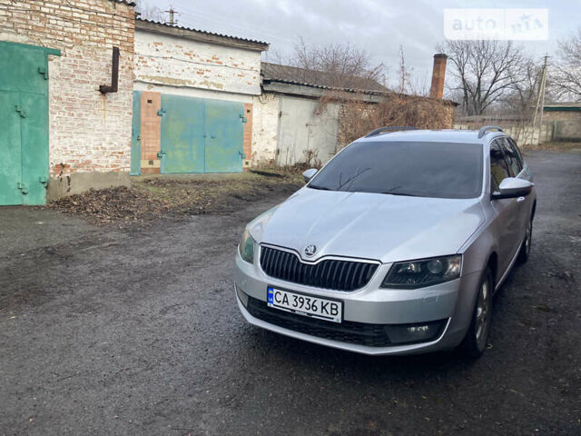 Серый Шкода Октавия, объемом двигателя 2 л и пробегом 300 тыс. км за 11800 $, фото 3 на Automoto.ua