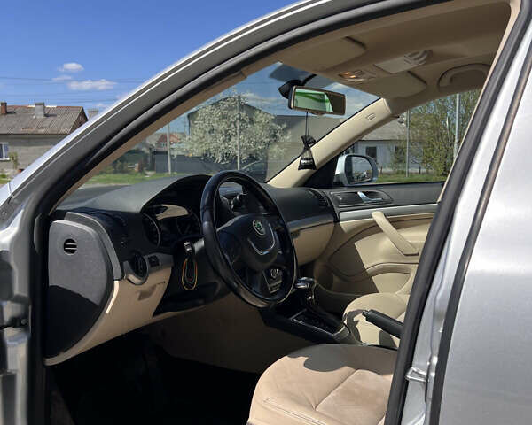 Серый Шкода Октавия, объемом двигателя 0 л и пробегом 179 тыс. км за 11450 $, фото 15 на Automoto.ua