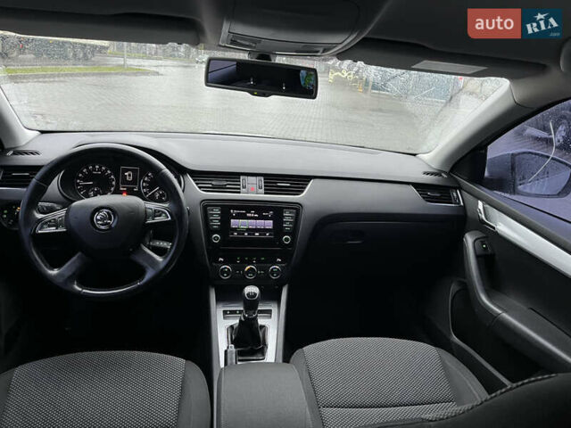 Серый Шкода Октавия, объемом двигателя 1.6 л и пробегом 295 тыс. км за 8599 $, фото 10 на Automoto.ua