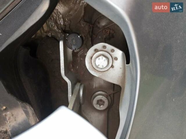 Серый Шкода Октавия, объемом двигателя 1.6 л и пробегом 196 тыс. км за 8750 $, фото 3 на Automoto.ua