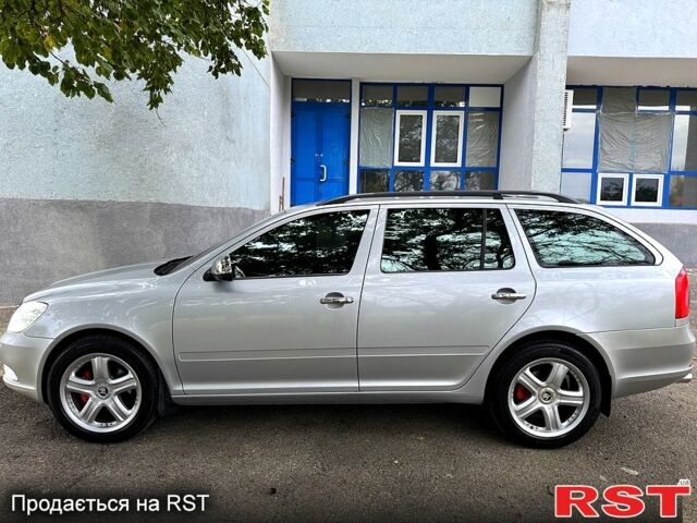 Серый Шкода Октавия, объемом двигателя 2 л и пробегом 200 тыс. км за 10200 $, фото 5 на Automoto.ua