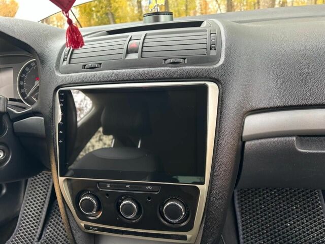 Шкода Октавия 2013 в Бурыне на Automoto.ua Серый Шкода Октавия, объемом двигателя 1.2 л и пробегом 90 тыс. км за 6700 $, фото 3 на Automoto.ua