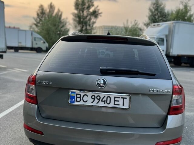 Сірий Шкода Октавія, об'ємом двигуна 2 л та пробігом 317 тис. км за 9300 $, фото 4 на Automoto.ua