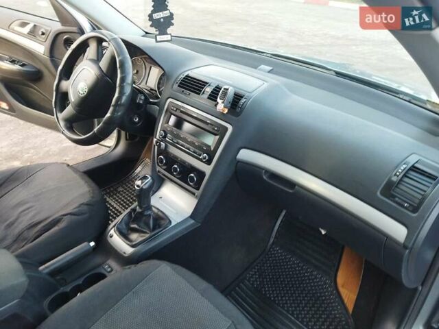 Серый Шкода Октавия, объемом двигателя 2 л и пробегом 284 тыс. км за 8700 $, фото 4 на Automoto.ua