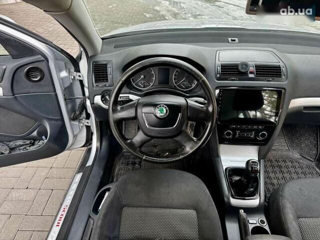 Серый Шкода Октавия, объемом двигателя 1.8 л и пробегом 270 тыс. км за 10500 $, фото 16 на Automoto.ua