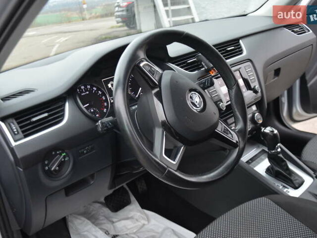 Сірий Шкода Октавія, об'ємом двигуна 2 л та пробігом 255 тис. км за 12250 $, фото 61 на Automoto.ua