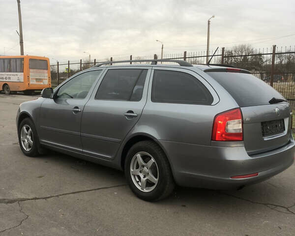 Шкода Октавія 2013 у Луцьку на Automoto.ua Сірий Шкода Октавія, об'ємом двигуна 2 л та пробігом 263 тис. км за 9300 $, фото 2 на Automoto.ua