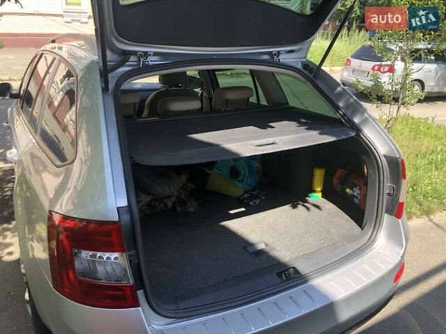Сірий Шкода Октавія, об'ємом двигуна 1.6 л та пробігом 320 тис. км за 8300 $, фото 8 на Automoto.ua