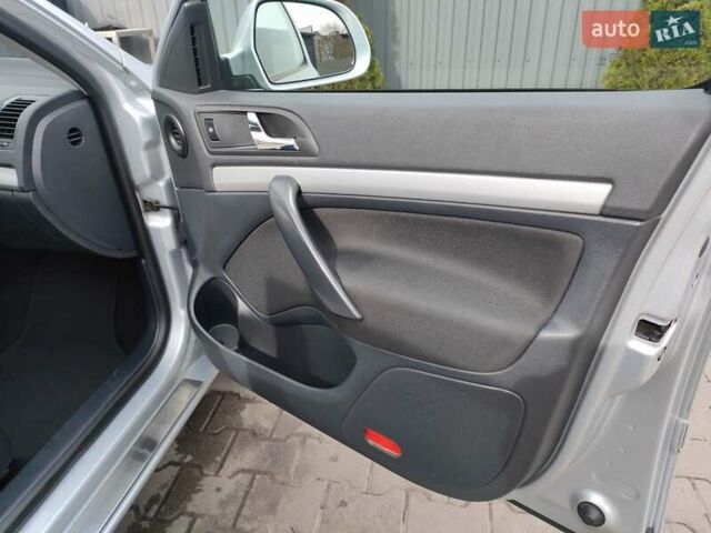 Серый Шкода Октавия, объемом двигателя 1.6 л и пробегом 315 тыс. км за 8700 $, фото 12 на Automoto.ua