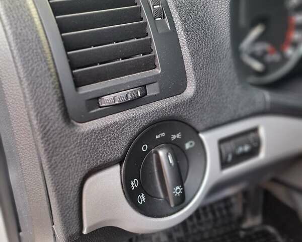 Сірий Шкода Октавія, об'ємом двигуна 1.6 л та пробігом 245 тис. км за 7900 $, фото 21 на Automoto.ua