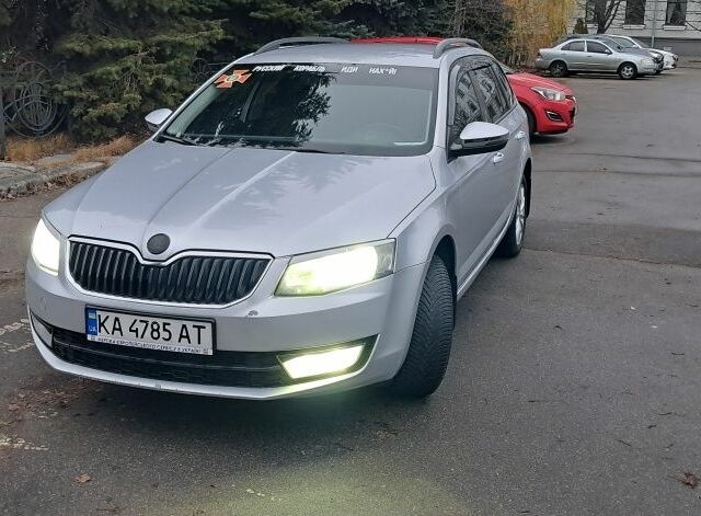Серый Шкода Октавия, объемом двигателя 1.6 л и пробегом 407 тыс. км за 8800 $, фото 1 на Automoto.ua