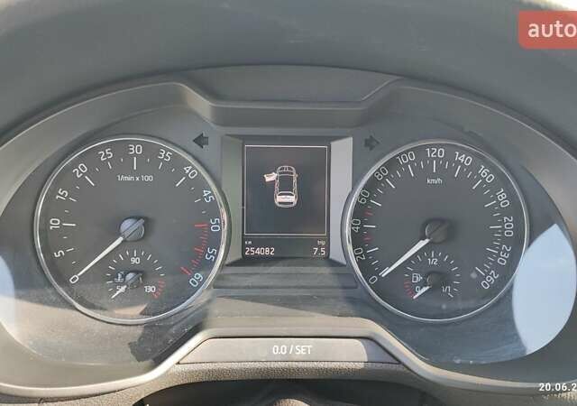 Сірий Шкода Октавія, об'ємом двигуна 1.6 л та пробігом 254 тис. км за 9300 $, фото 16 на Automoto.ua