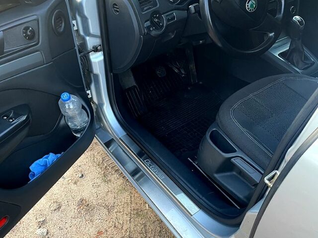 Серый Шкода Октавия, объемом двигателя 1.6 л и пробегом 203 тыс. км за 9500 $, фото 8 на Automoto.ua