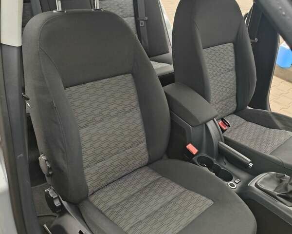 Серый Шкода Октавия, объемом двигателя 1.6 л и пробегом 315 тыс. км за 8700 $, фото 13 на Automoto.ua