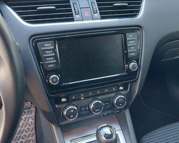 Сірий Шкода Октавія, об'ємом двигуна 1.6 л та пробігом 256 тис. км за 12300 $, фото 2 на Automoto.ua